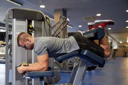 Trening na nogi dla nowoczesnego mężczyzny: Zbuduj mięśnie, spal tłuszcz i zachowaj zdrowie